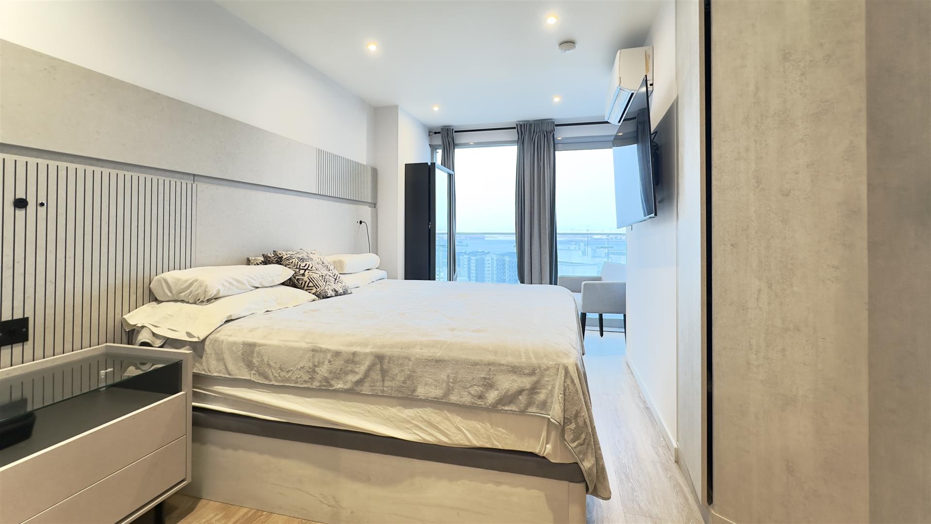 Image of Apartment - 3 Bedrooms - 3 Bathrooms for Sale in Majestic Ocean Plaza-Gibraltar, Image 2